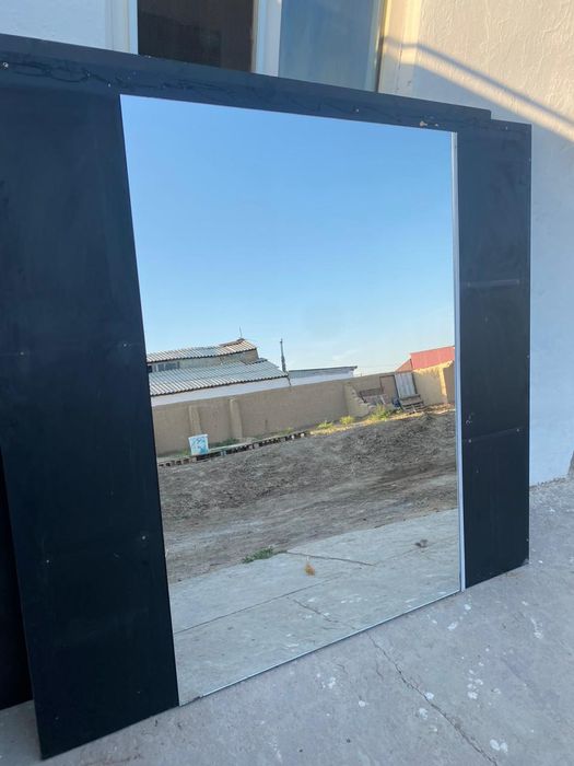 Шаштараздың айнасы мен шкафы