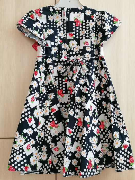 Vând rochiță pentru fetite