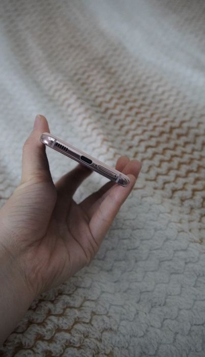 Продам Samsung galaxy S21