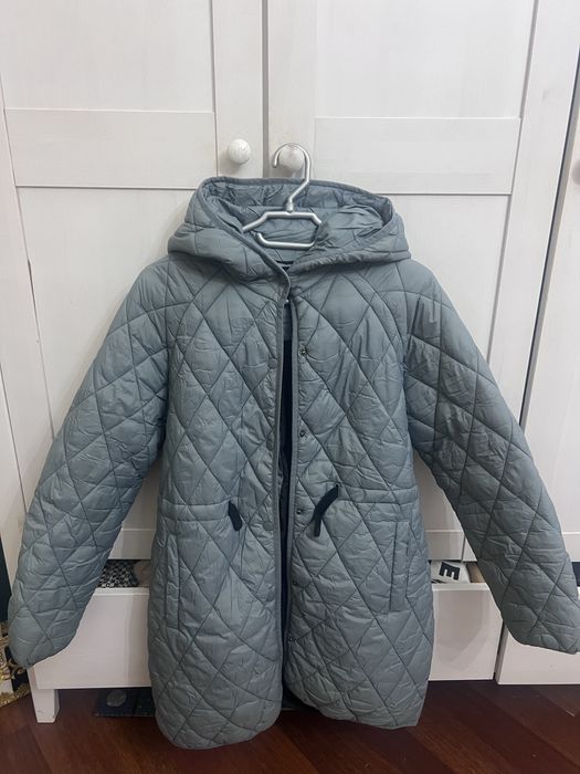 Продам куртки на девочку подростка