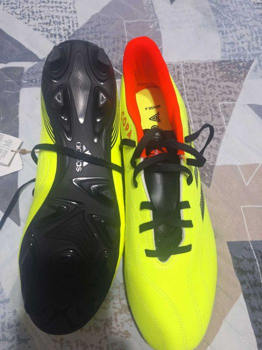 Футболни обувки Adidas  46 номер