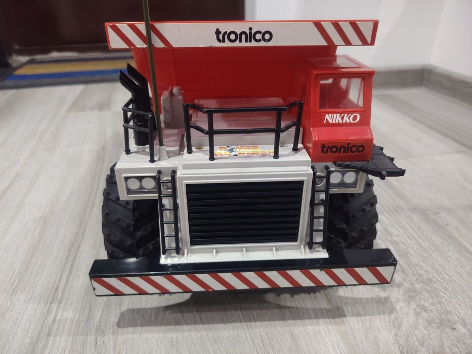 Mașinuța Nikko,Singapore