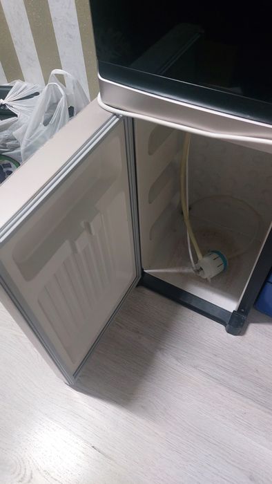 Кулер для воды с чайником