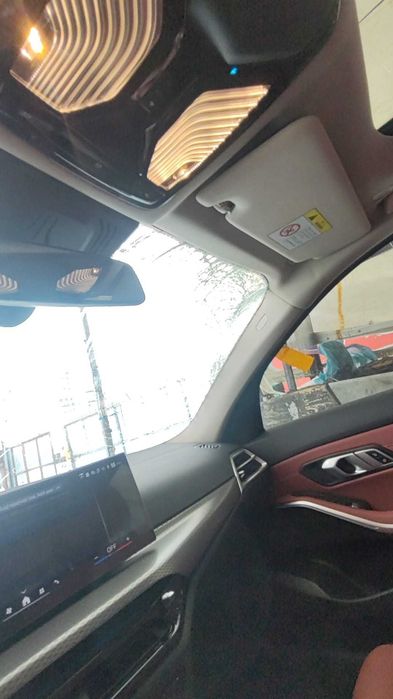 BMW i3 eDrive40L -avariat la transport