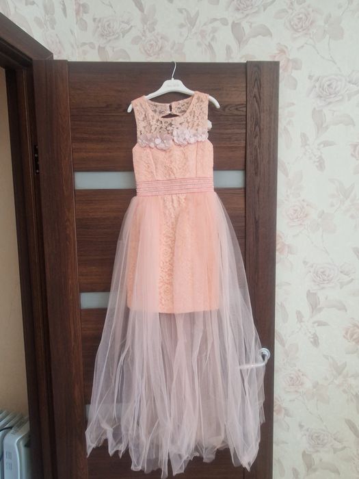 Продаю праздничное платье для девочки