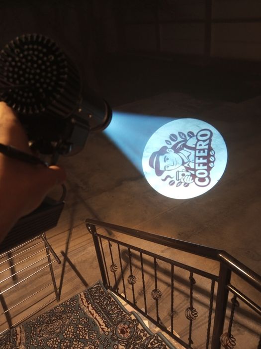 Biznesingiz rivojlanishi uchun, logo projektor