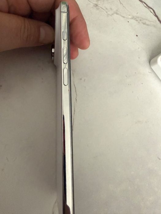 Продам Iphone 17air