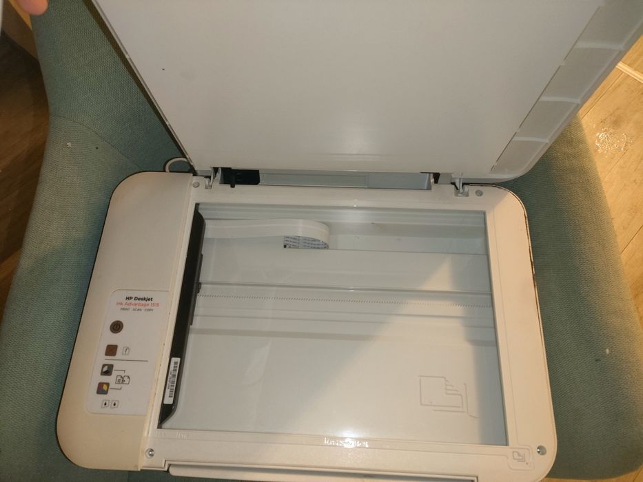 Imprimantă multifuncțională HP DeskJet Ink Advantage 1515 print / sc