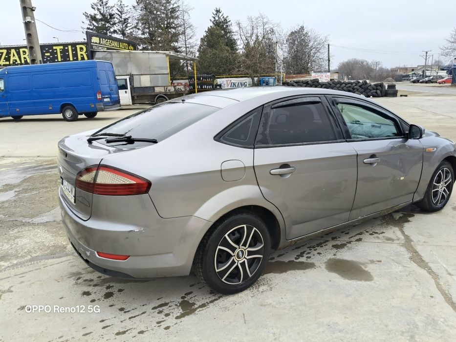Vând Ford Mondeo