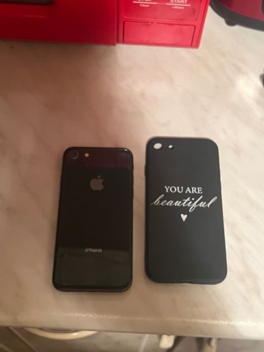 Vand iPhone 8 64 gb ca nou