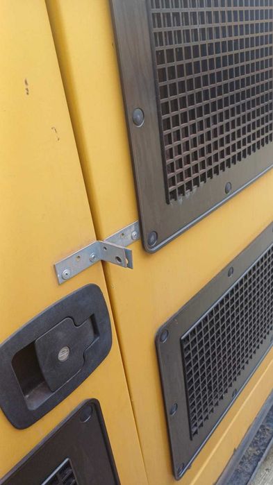 Generator de curent Caterpillar 88 kva second hand - 200 ore, stoc