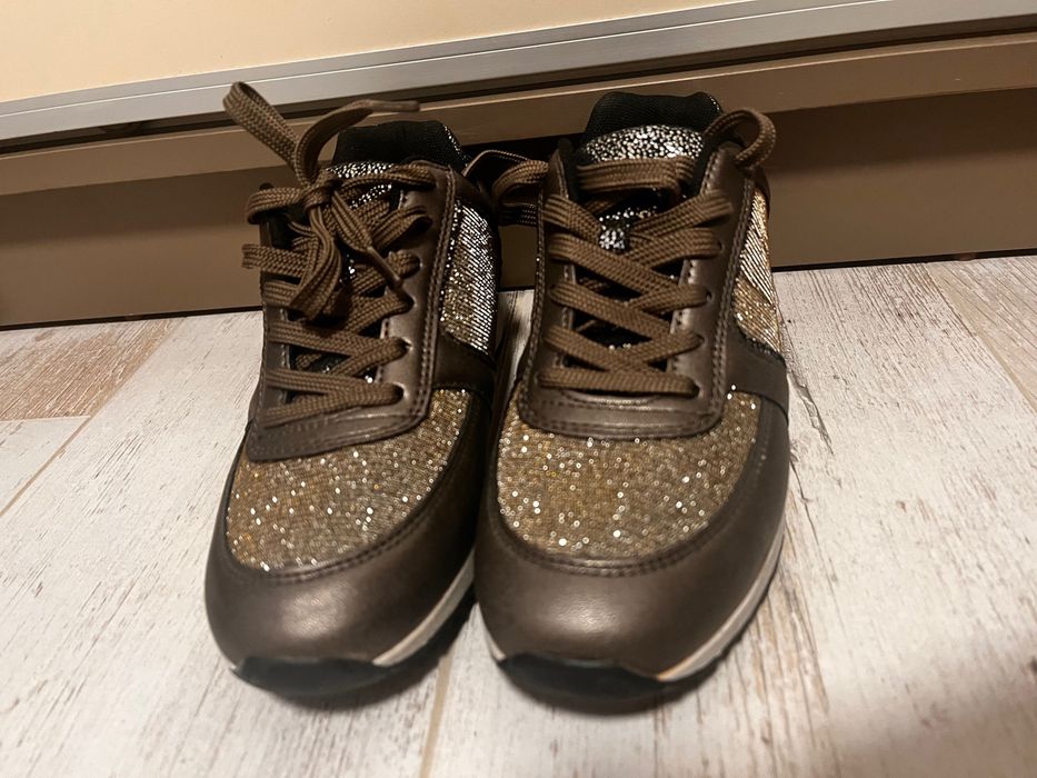 Дамски обувки за тесен крак