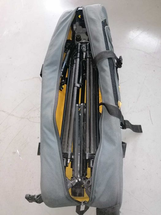 Trepied profesional Miller din fibră de carbon