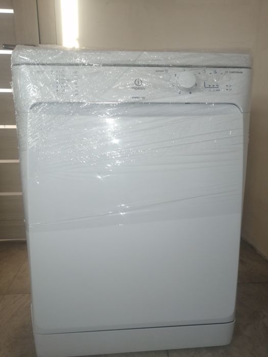 Продам посудомоечную машину indesit