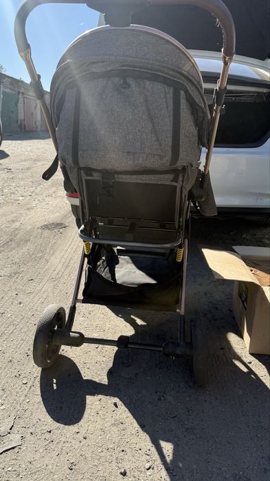 Продам детскую коляску
