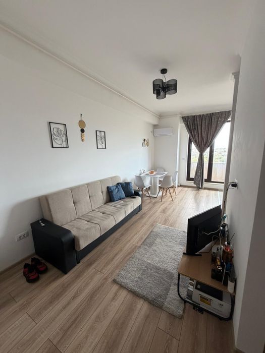 Inchiriez studio Solid House Corbului