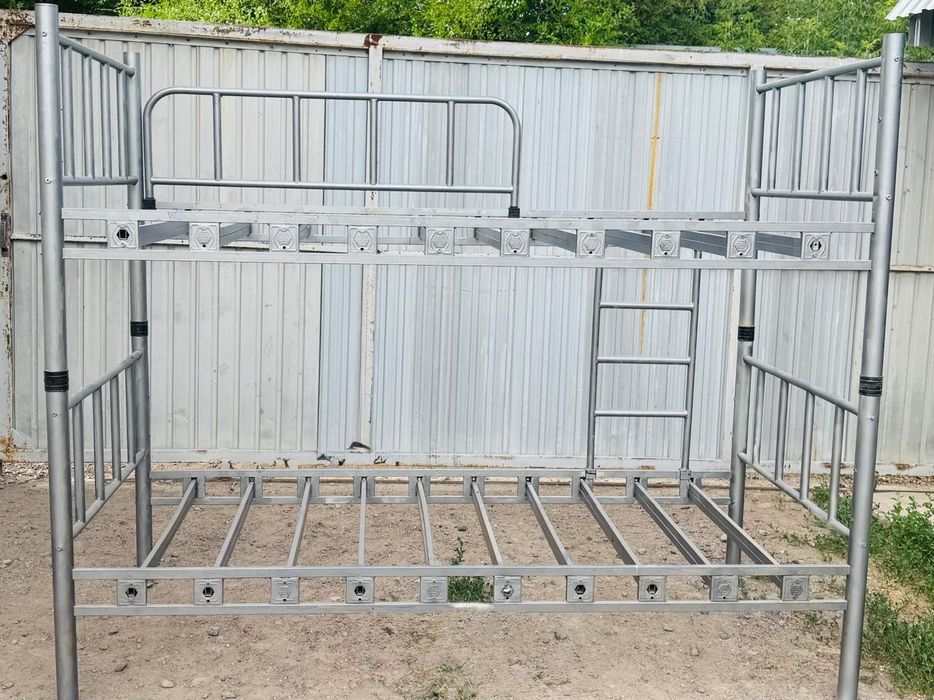 Продам двухъярусные кровати