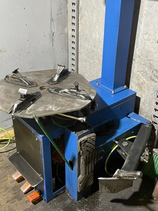 Бизнес автомагазин шиномонтаж