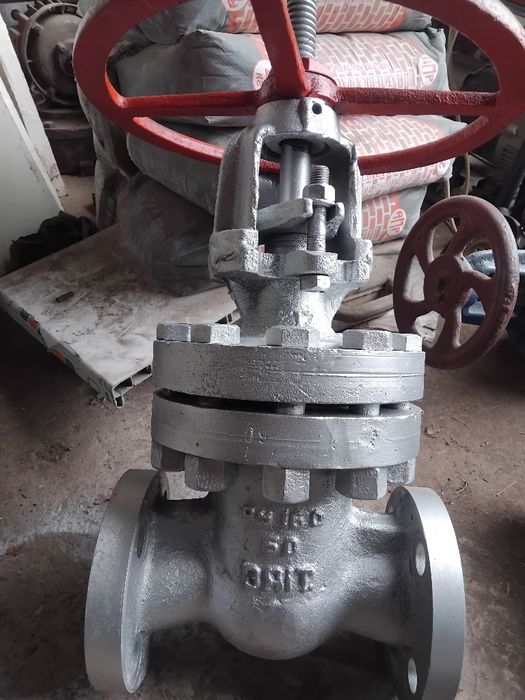 Barcha turdagi sharavoy kran, zadvishka, klapanlar mavjud