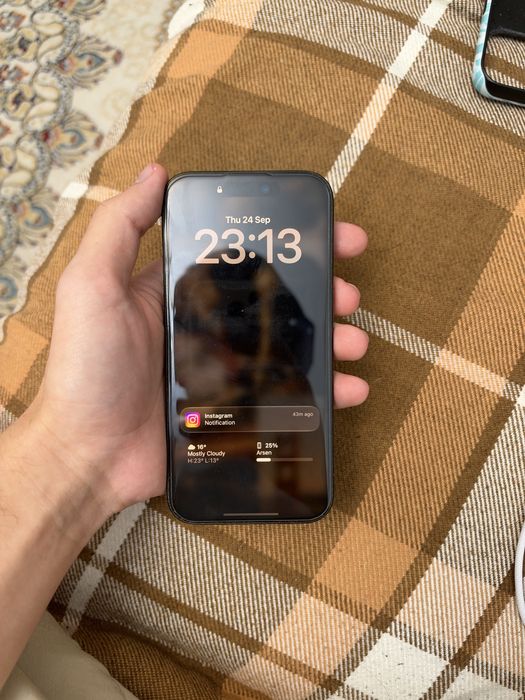 Продам iPhone 15 Pro 256GB