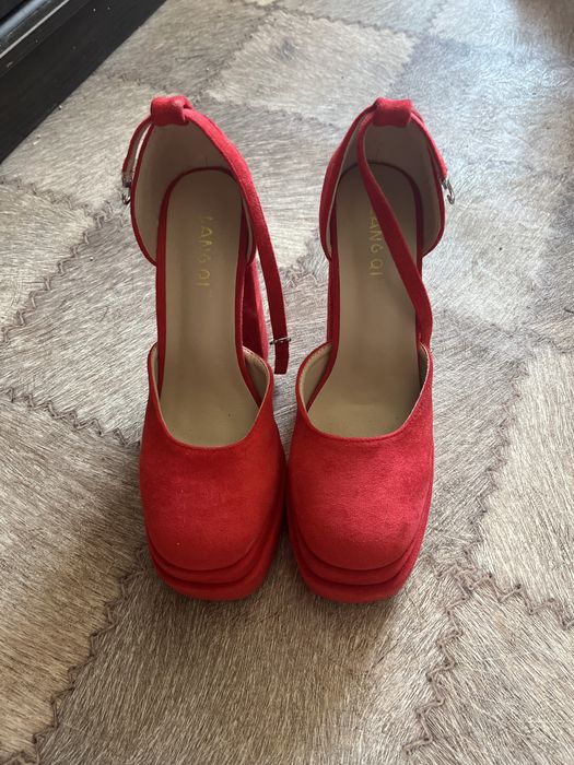 Продам новые туфли  14 000 тенге