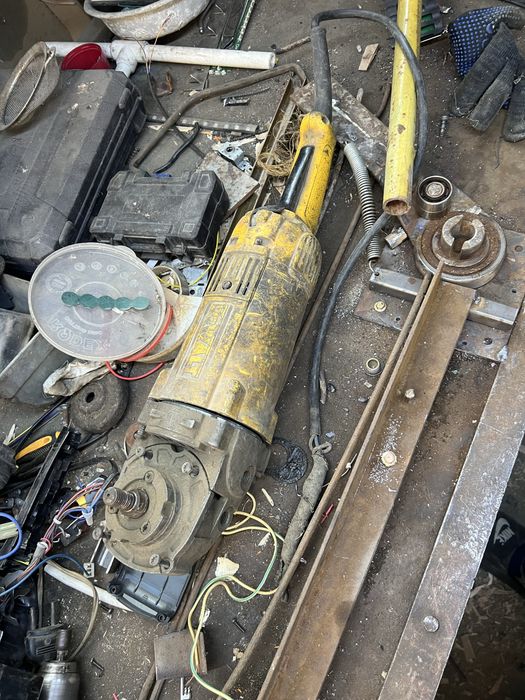 болгарки Dewalt 230