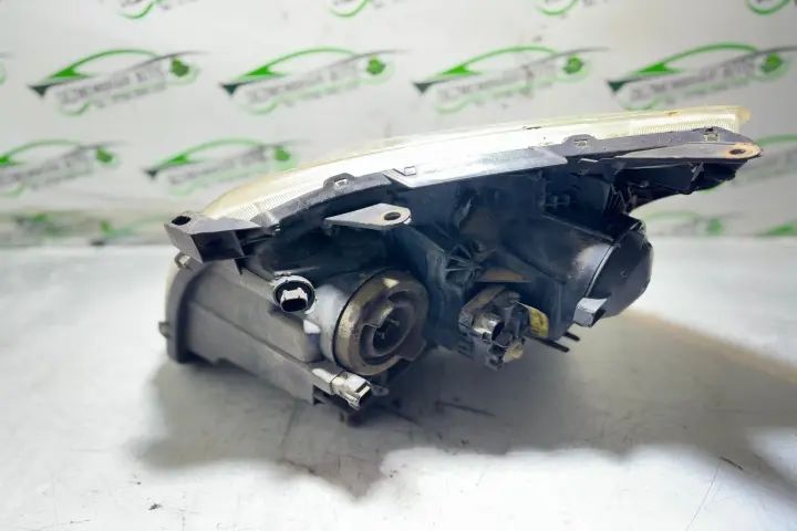 Far dreapta Toyota Avensis 2008 2.2 D MT (148 hp)