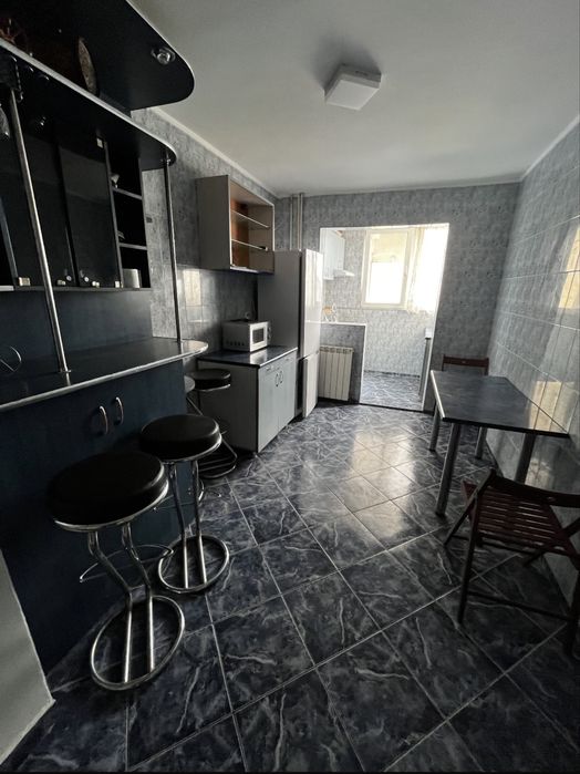 Închiriere apartament cu 4 camere