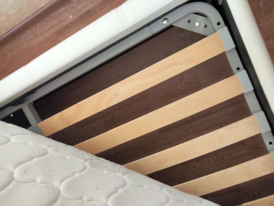 Продаю кровать рр 2 х сп