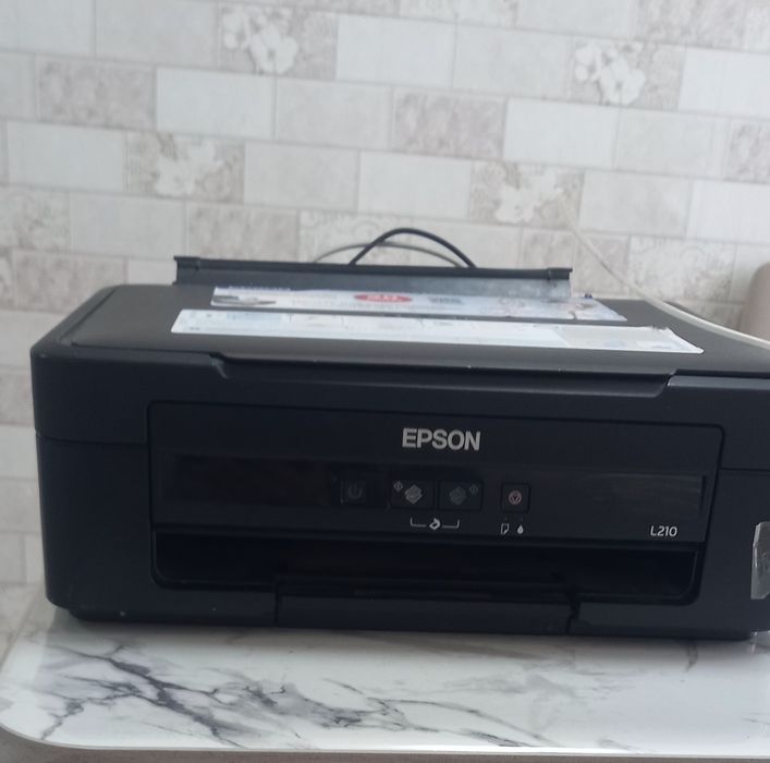 Принтер цветной  L-210