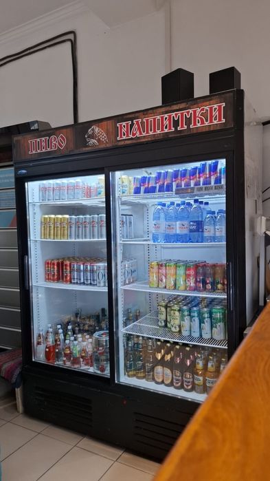 Витринный холодильник двухдверный CAPRI