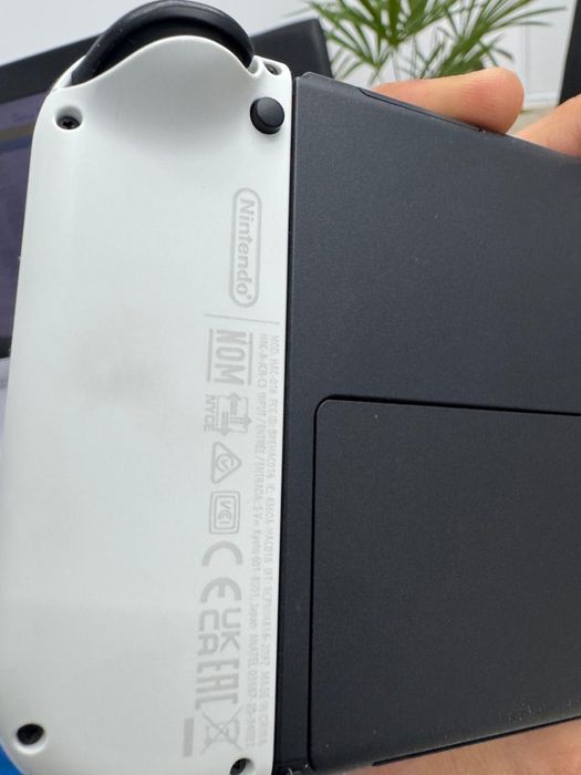 Nintendo Switch OLED - Dock - Joy-Con Grip & Straps