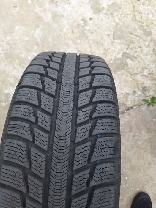 Vând cauciucuri de iarna