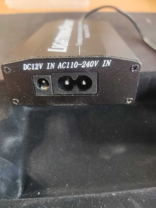 Универсальный адаптер питания для ноутбуков