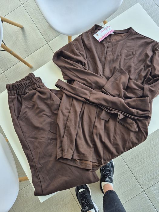 Дамско комплект чисто нов