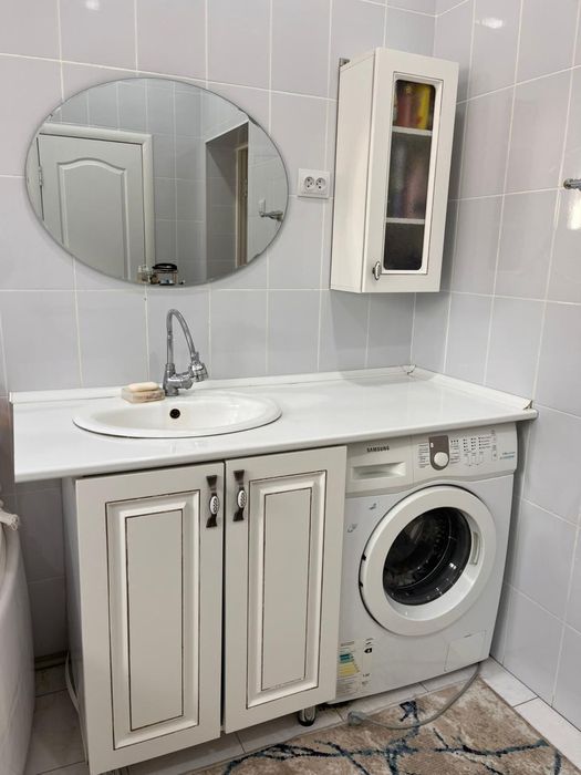 Продается шкаф для ванны с мойкой