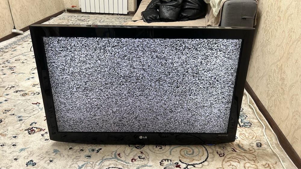 Теливизор LG срочно!!!