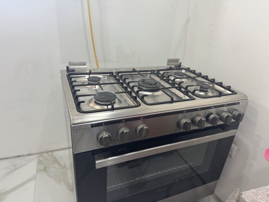 Продам газовую плиту