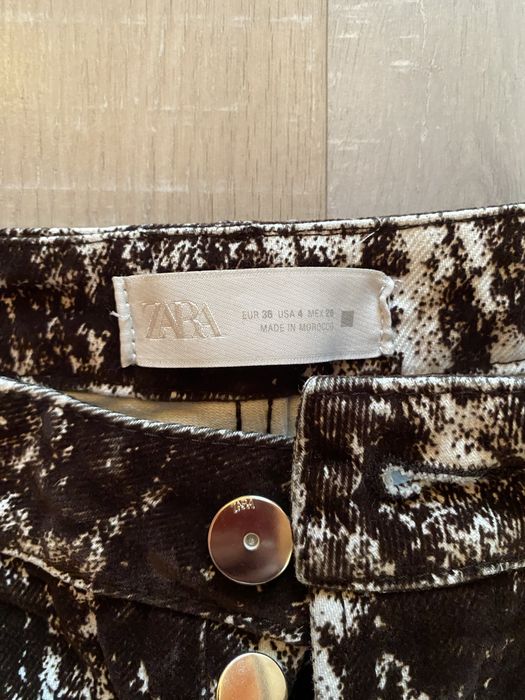 Дънки на марката Zara