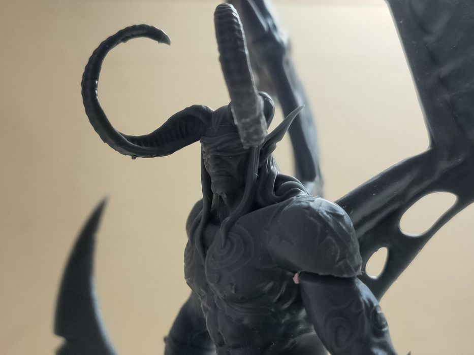 Figurină Illidan imprimată 3D – aprox. 15 cm (Nepictată, în piese)