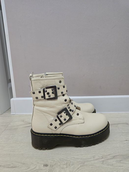 Продам новые сапоги 39 размера