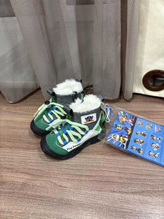 Продам детские зимние ботиночки