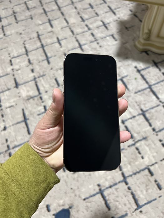 Iphone 16 pro desert