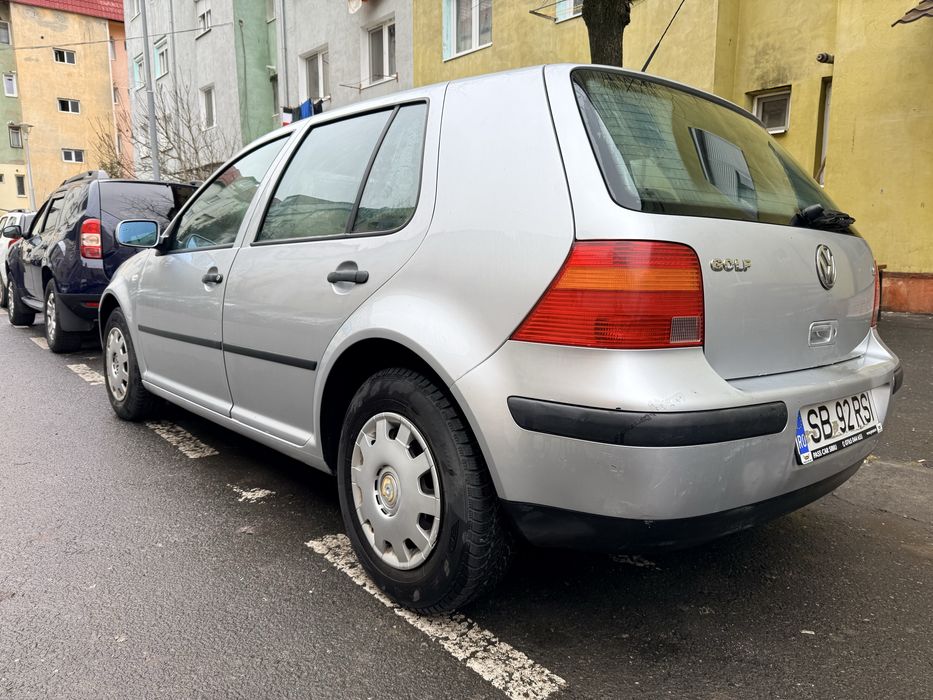 Vand Golf 4 1.6 Benzina