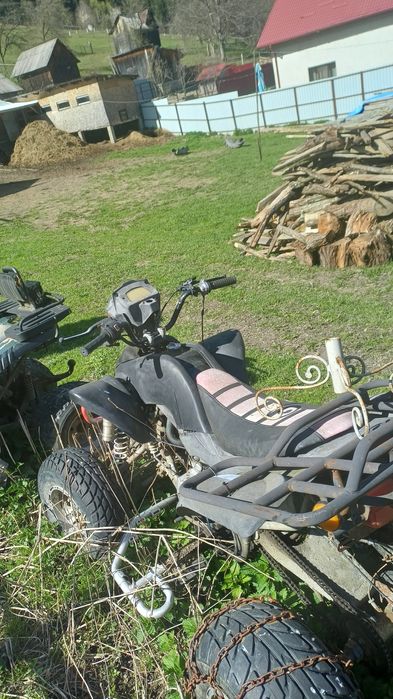 Vând ATV 250 cc negociabil