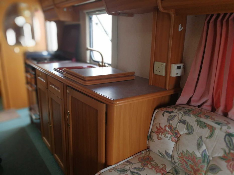 ПРОДАВА СЕ МЯСТО НА МОРЕТО С ТРИ КАРАВАНИ в р-на на Аспровалта, Северна Гърция