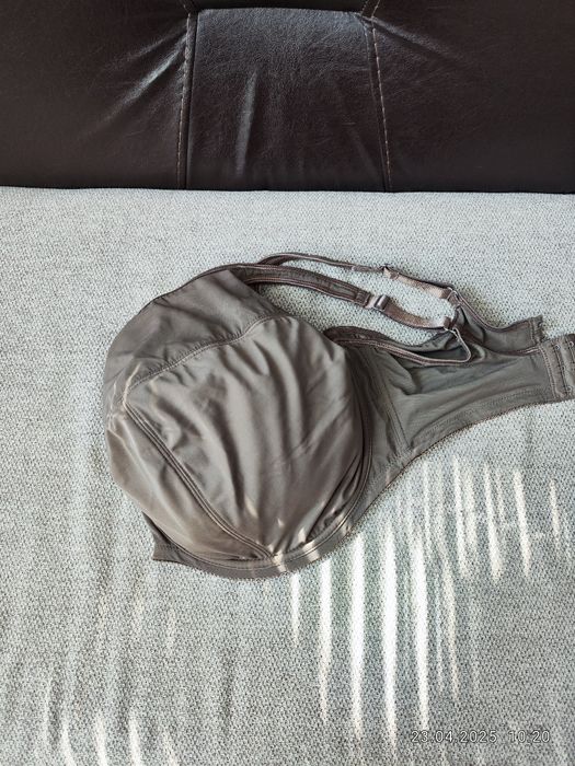 Огромен сутиен - 100J