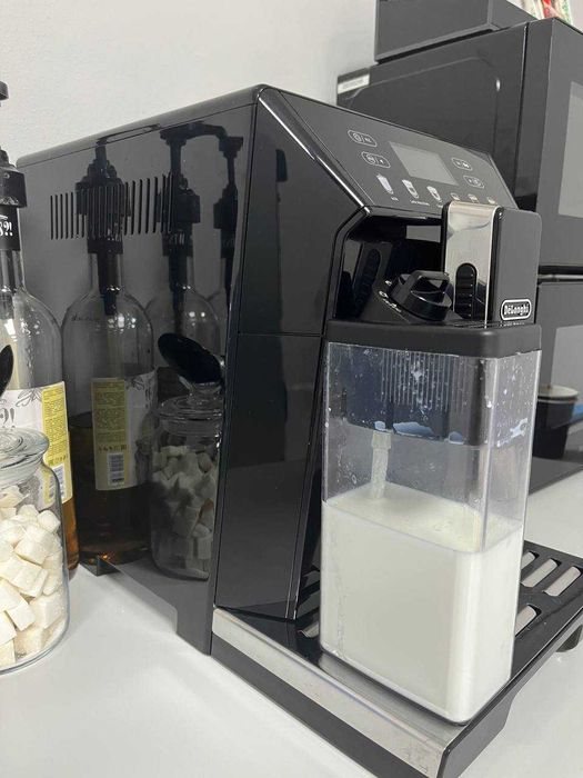 Кофемашина Delonghi ECAM 46.860