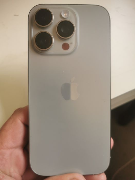 Vând IPHONE 16 pro