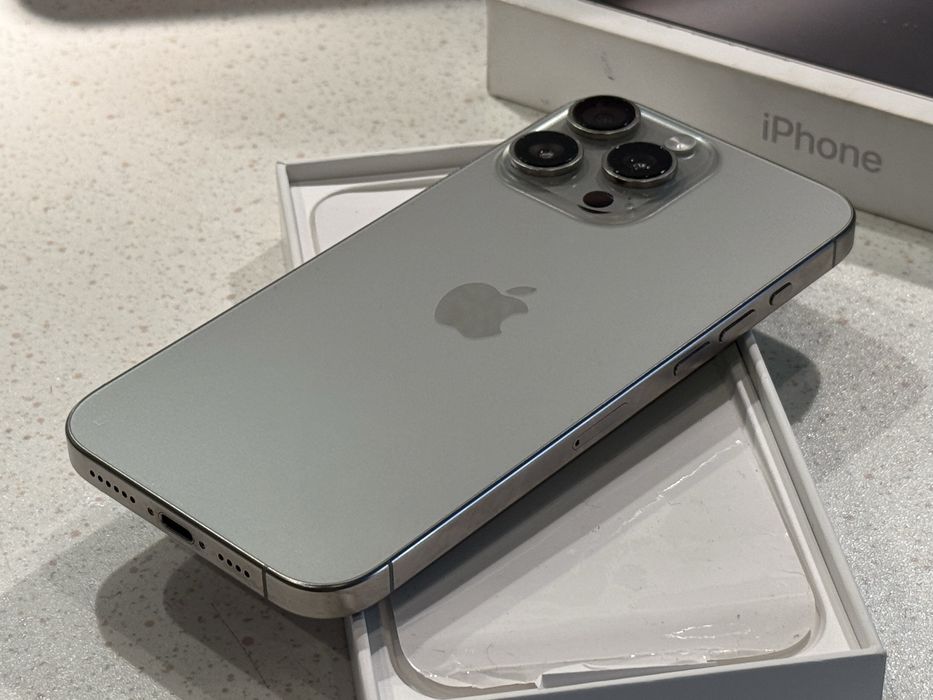 iPhone 16 Pro Max 256GB Natural Titanium – Като НОВ, 94% Батерия!